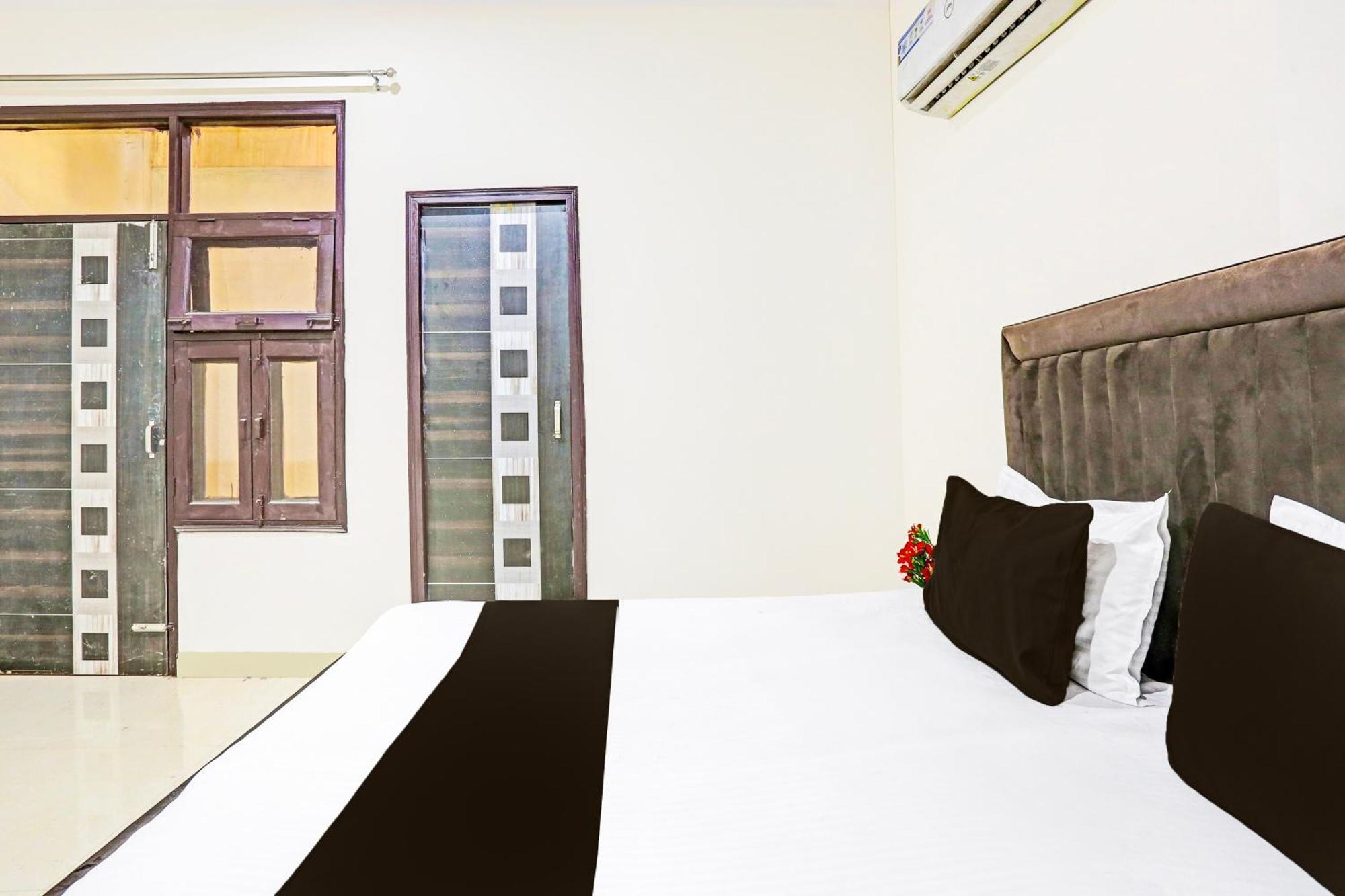 Hotel O Redbull Inn คูร์เคาน์ ภายนอก รูปภาพ